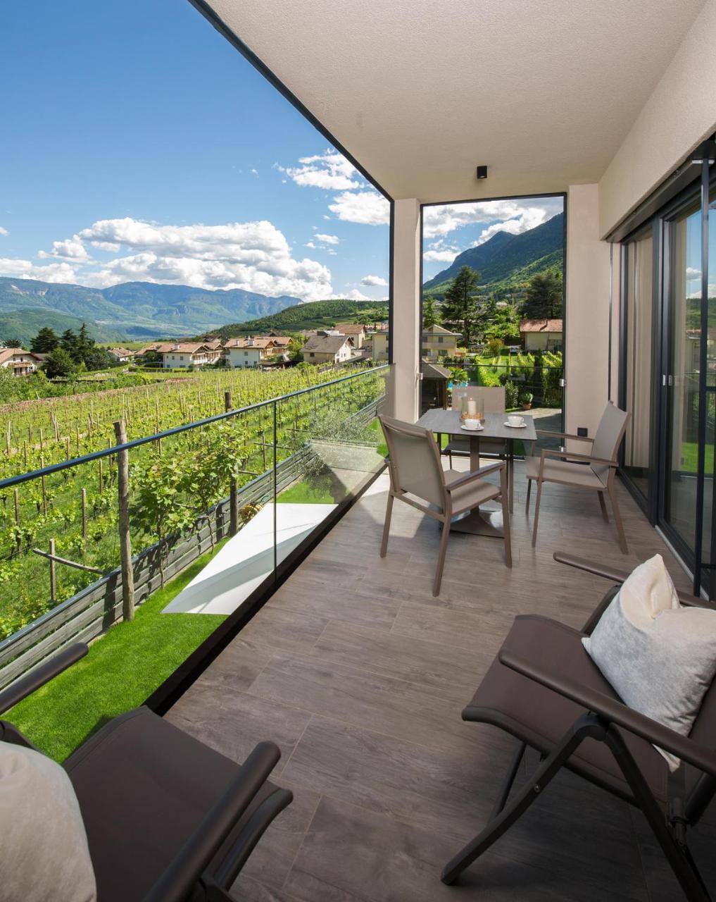 Haus Gregori Aparthotel Caldaro Buitenkant foto
