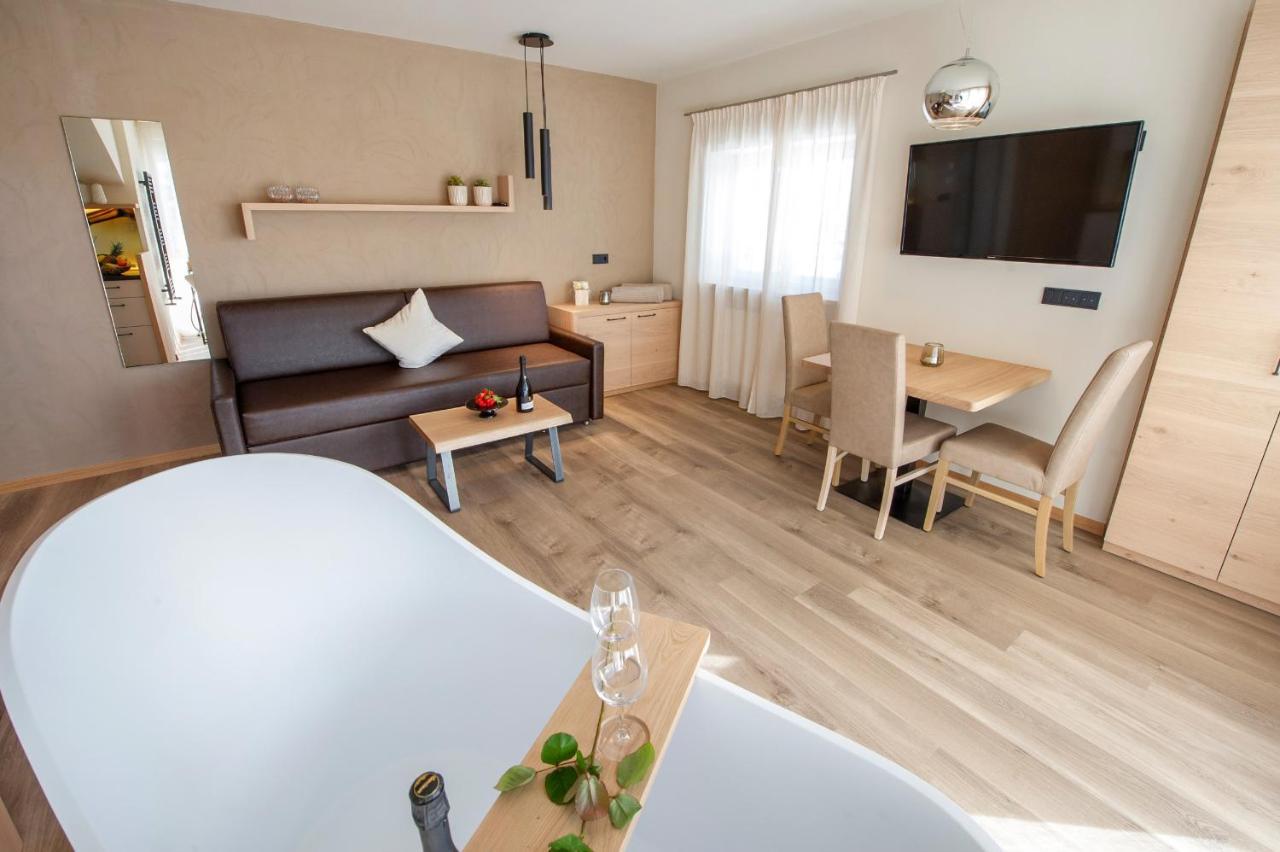 Haus Gregori Aparthotel Caldaro Buitenkant foto