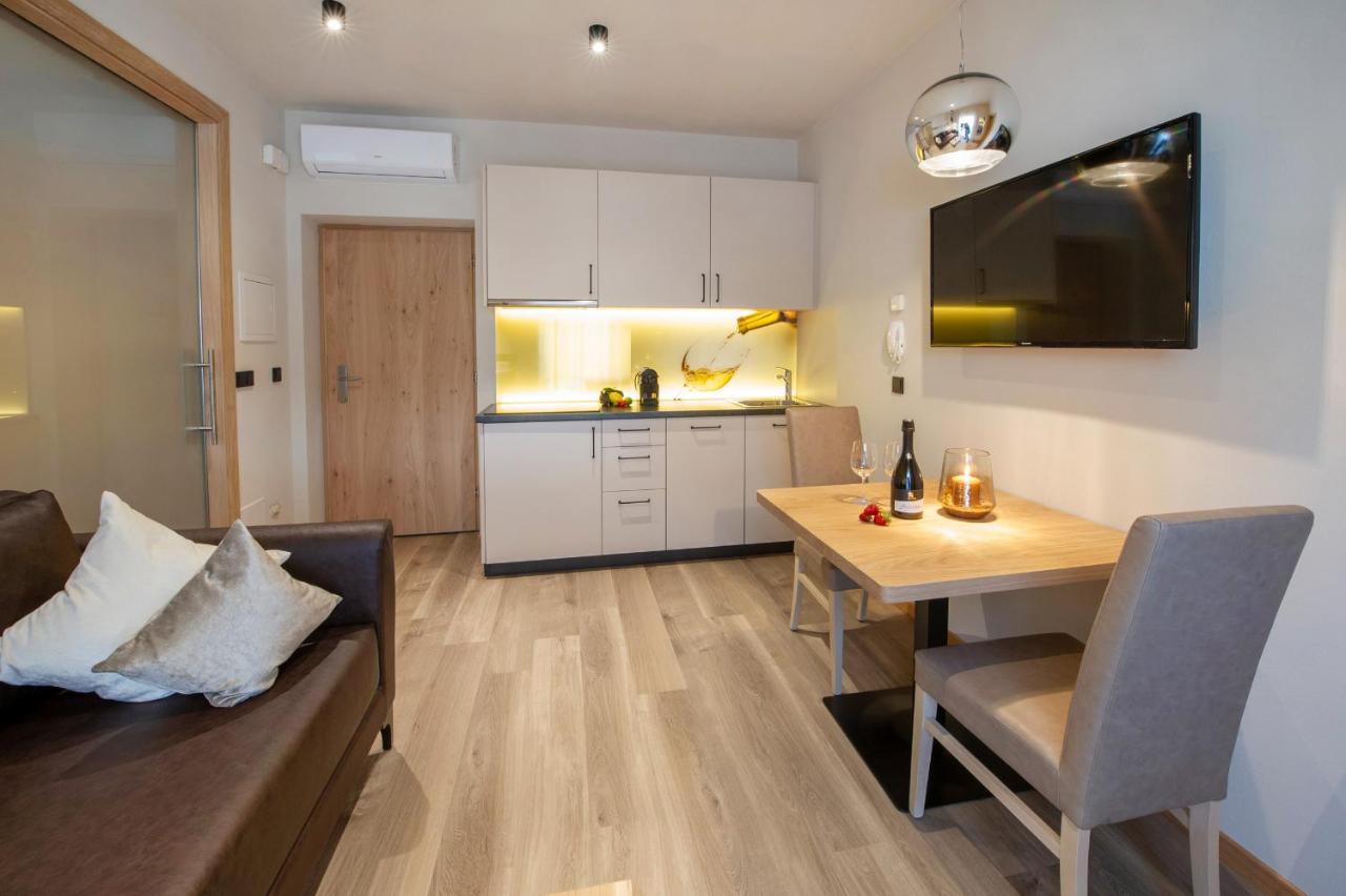 Haus Gregori Aparthotel Caldaro Buitenkant foto