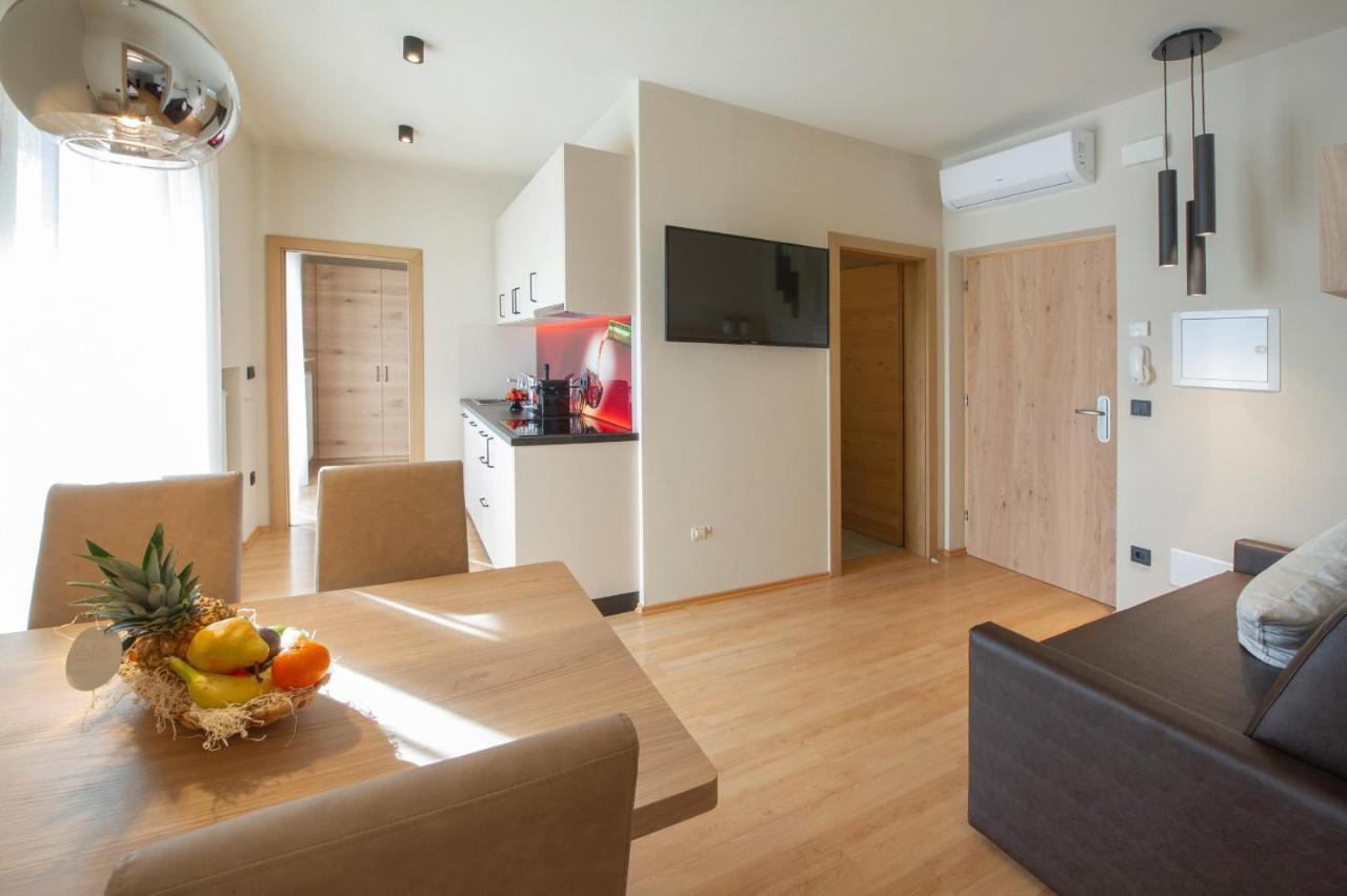 Haus Gregori Aparthotel Caldaro Buitenkant foto