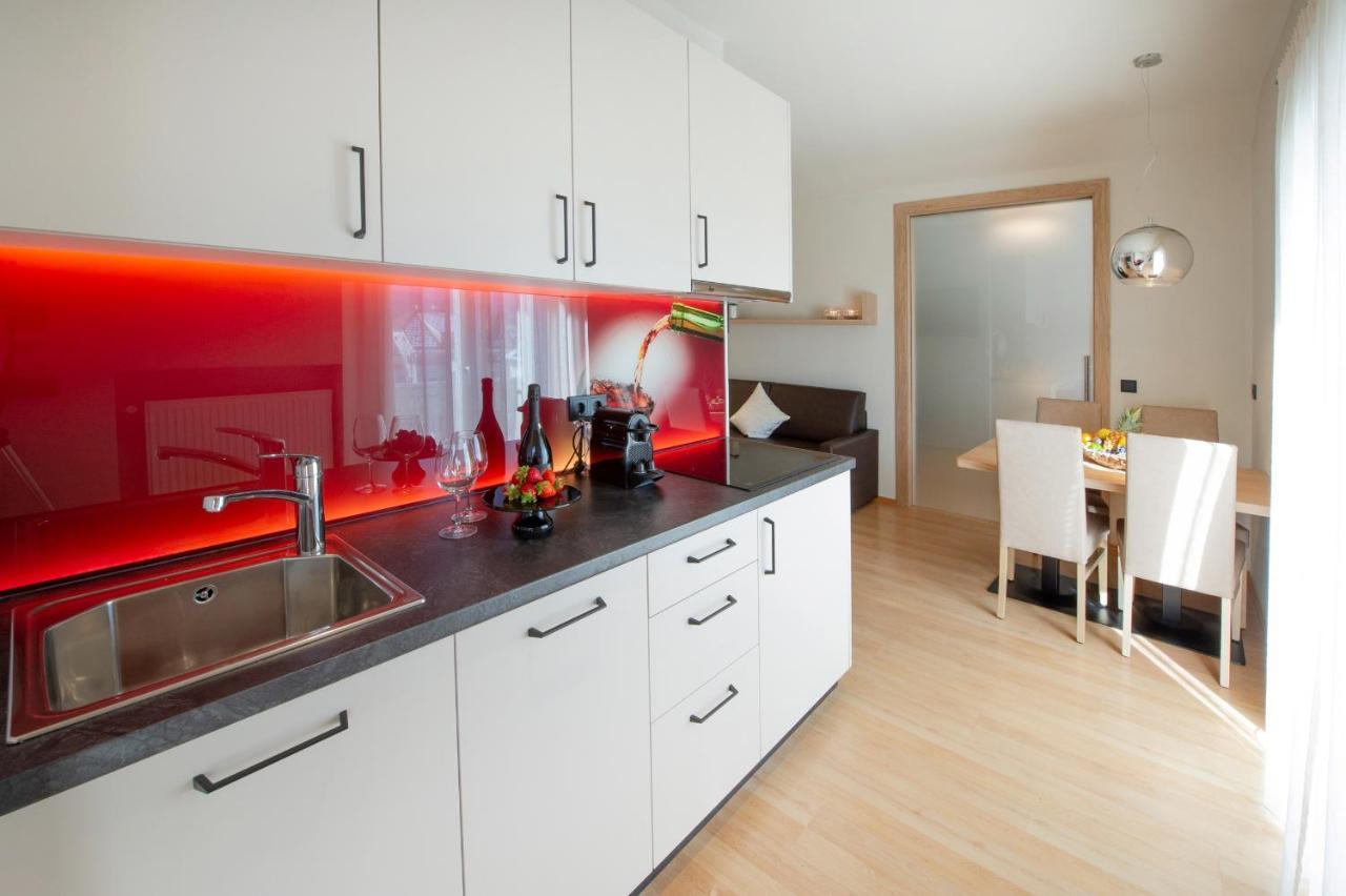 Haus Gregori Aparthotel Caldaro Buitenkant foto